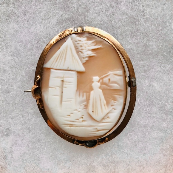 Antique Victorian Rebecca at the Well Cameo Brooch - Picture 1 of 9